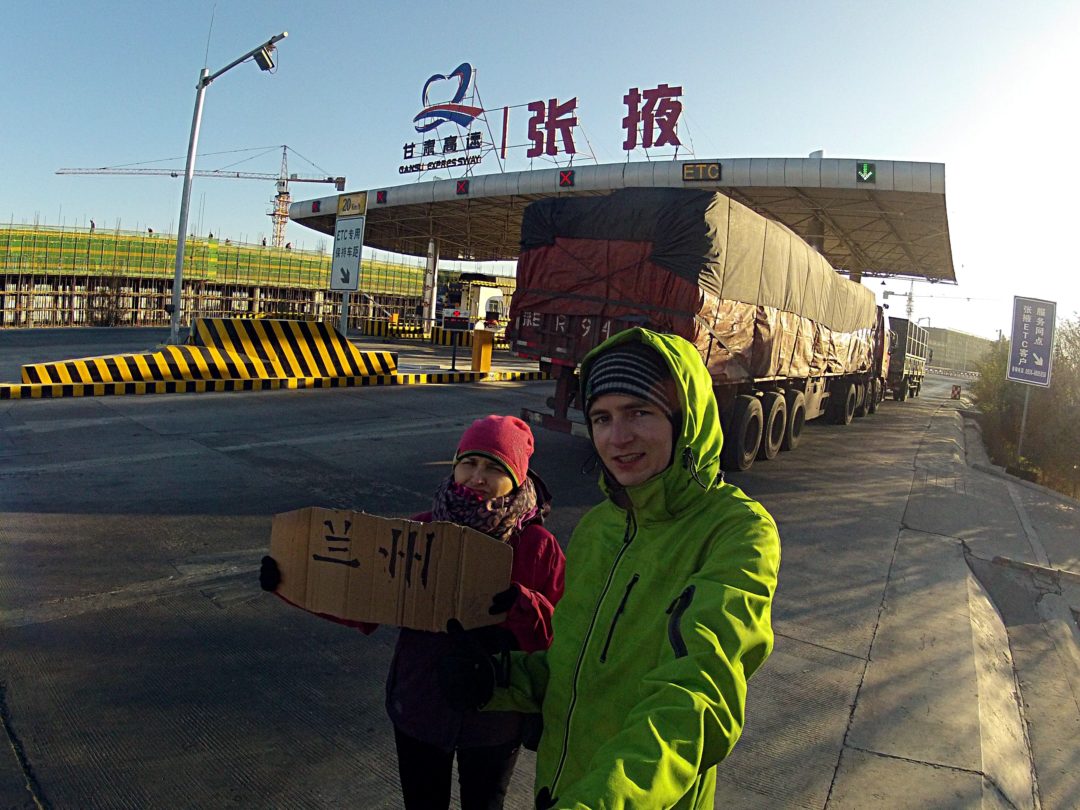 Autostop w Chinach - Na Nowej Drodze Życia