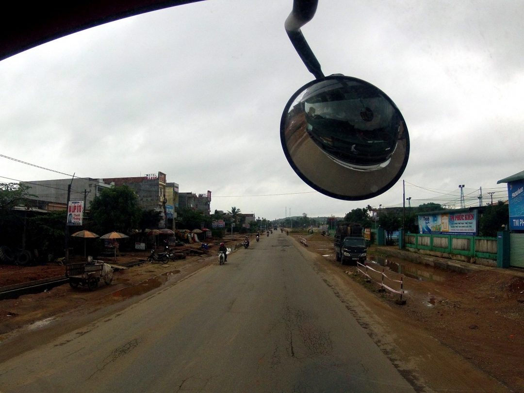 Autostop w Wietnamie - Na Nowej Drodze Życia
