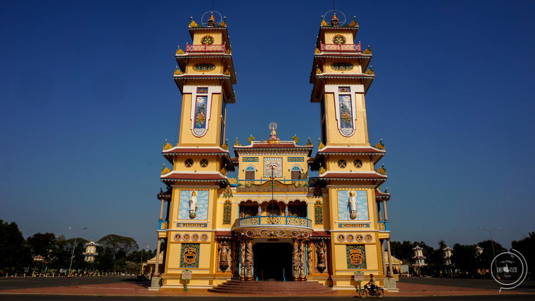 Świątynia w Tay Ninh - kaodaizm 